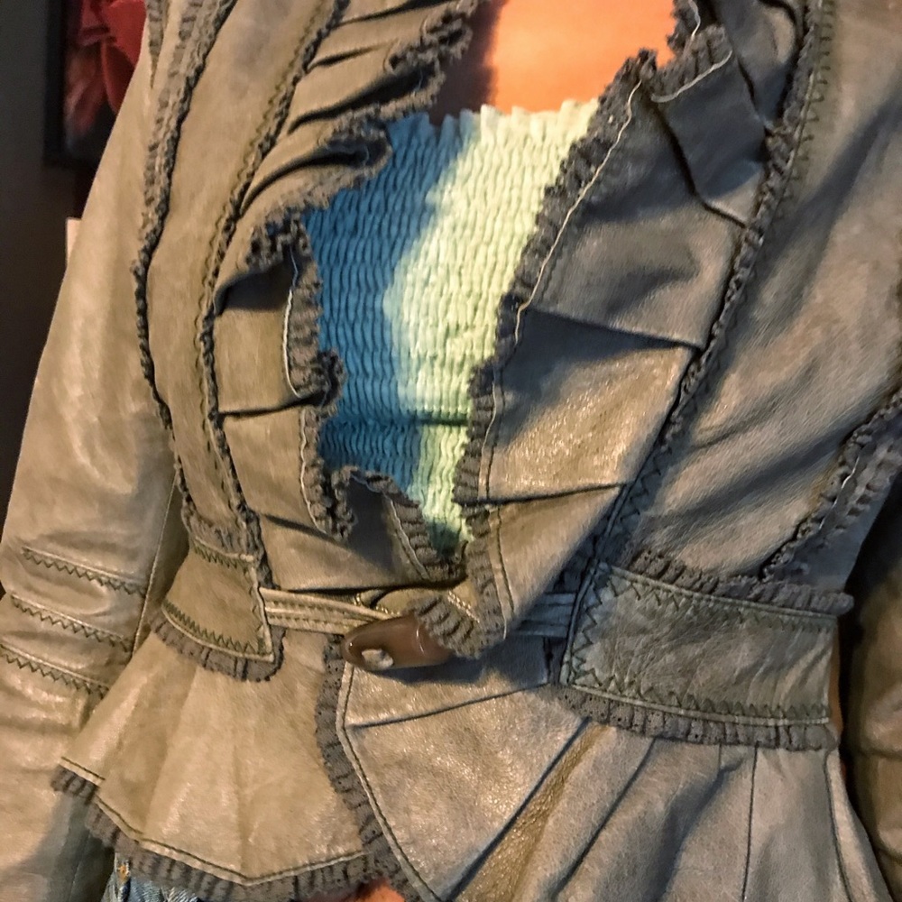 MODA International Ruffle Leather Jacket - Picture 5 of 10